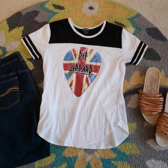 def leppard Tops - Def Leppard ringer t shirt